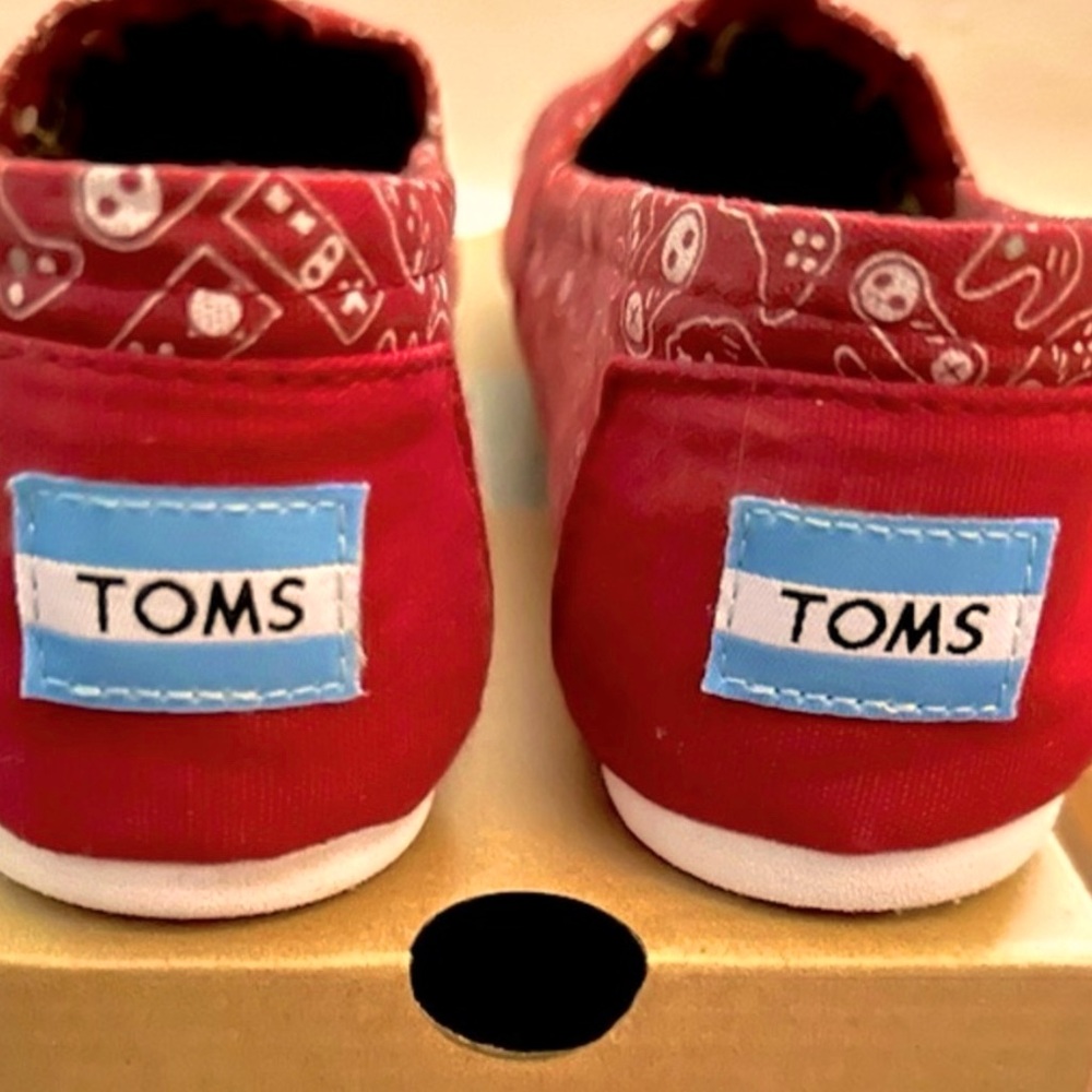 TOMS Shoes